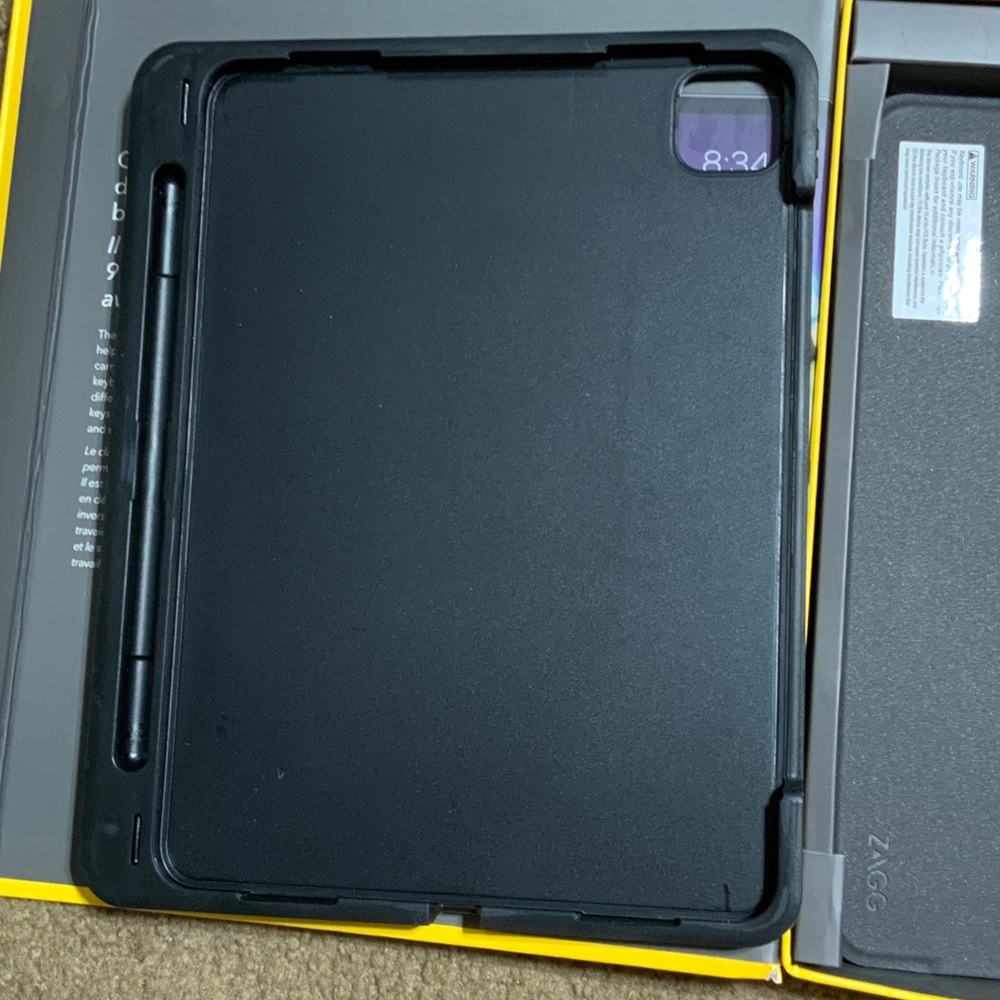 Slim Book Go for iPad Pro - Black - Picture 5 of 5